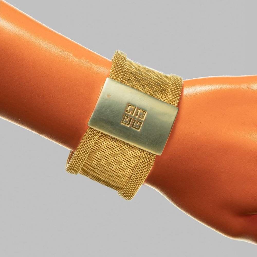GIVENCHY BRACELET